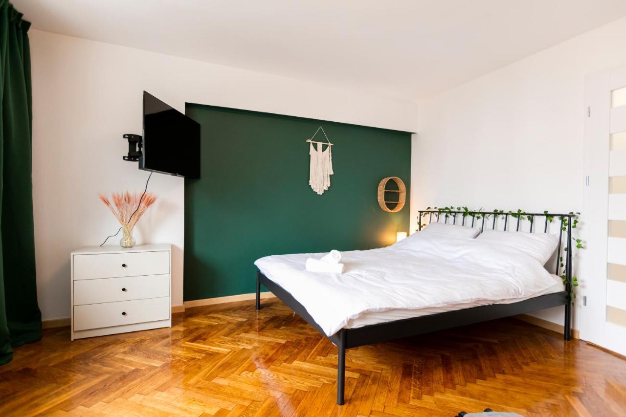 Chmielna - 250M Od Zlotych Tarasow, 350M Od Dworca Centralnego - Wifi - Smart Tv 55 Cali - Better Rental Varşovia Exterior foto
