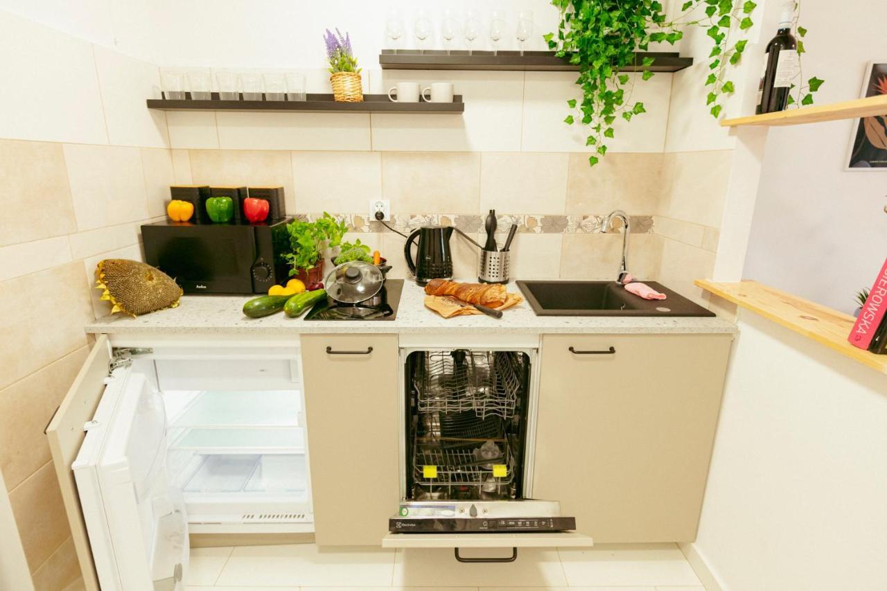 Chmielna - 250M Od Zlotych Tarasow, 350M Od Dworca Centralnego - Wifi - Smart Tv 55 Cali - Better Rental Varşovia Exterior foto