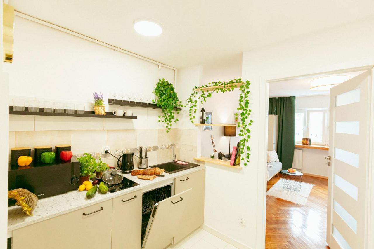 Chmielna - 250M Od Zlotych Tarasow, 350M Od Dworca Centralnego - Wifi - Smart Tv 55 Cali - Better Rental Varşovia Exterior foto